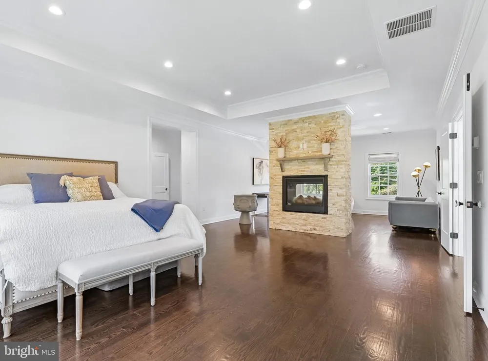 215 ELM ROAD Princeton, NJ 08540