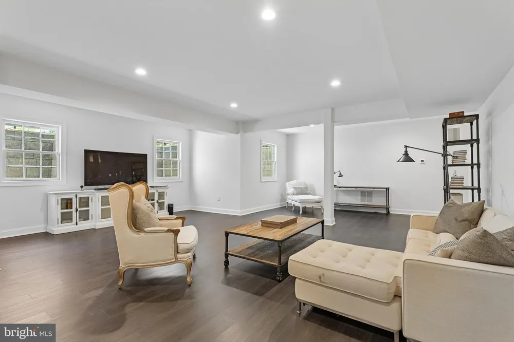 215 ELM ROAD Princeton, NJ 08540