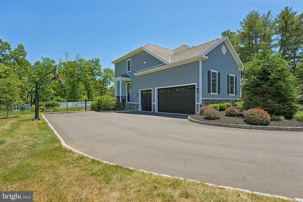 215 ELM ROAD Princeton, NJ 08540