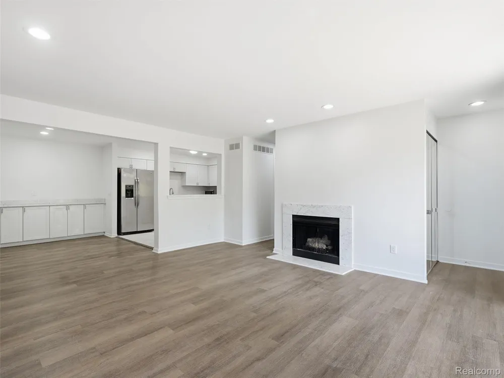 7058 Elmhurst #1 West Bloomfield Charter Township, MI 48322