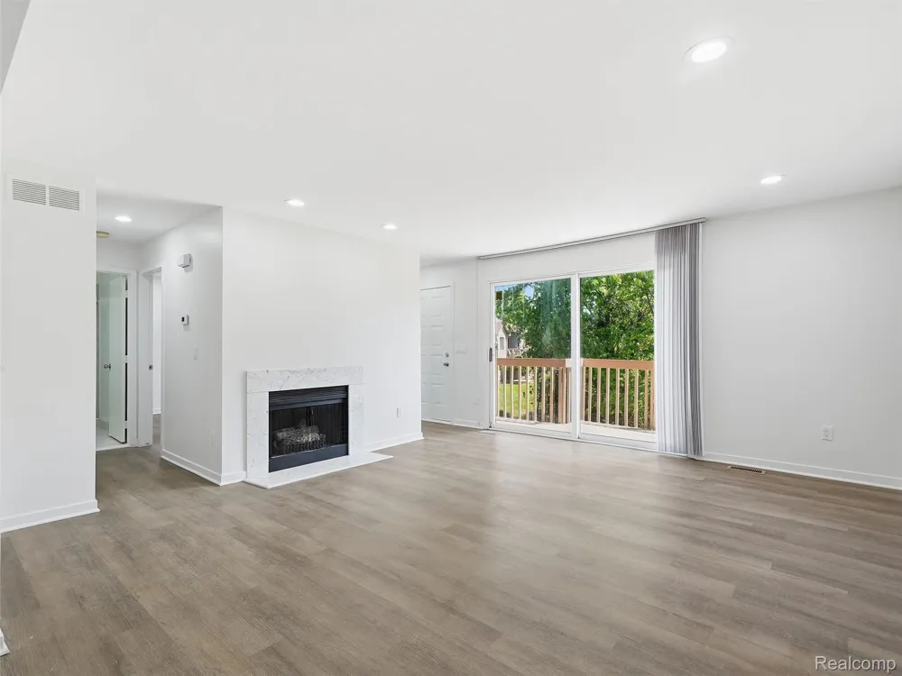 7058 Elmhurst #1 West Bloomfield Charter Township, MI 48322