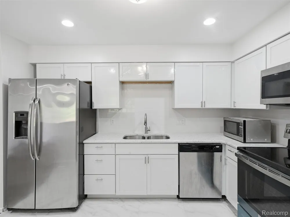 7058 Elmhurst #1 West Bloomfield Charter Township, MI 48322