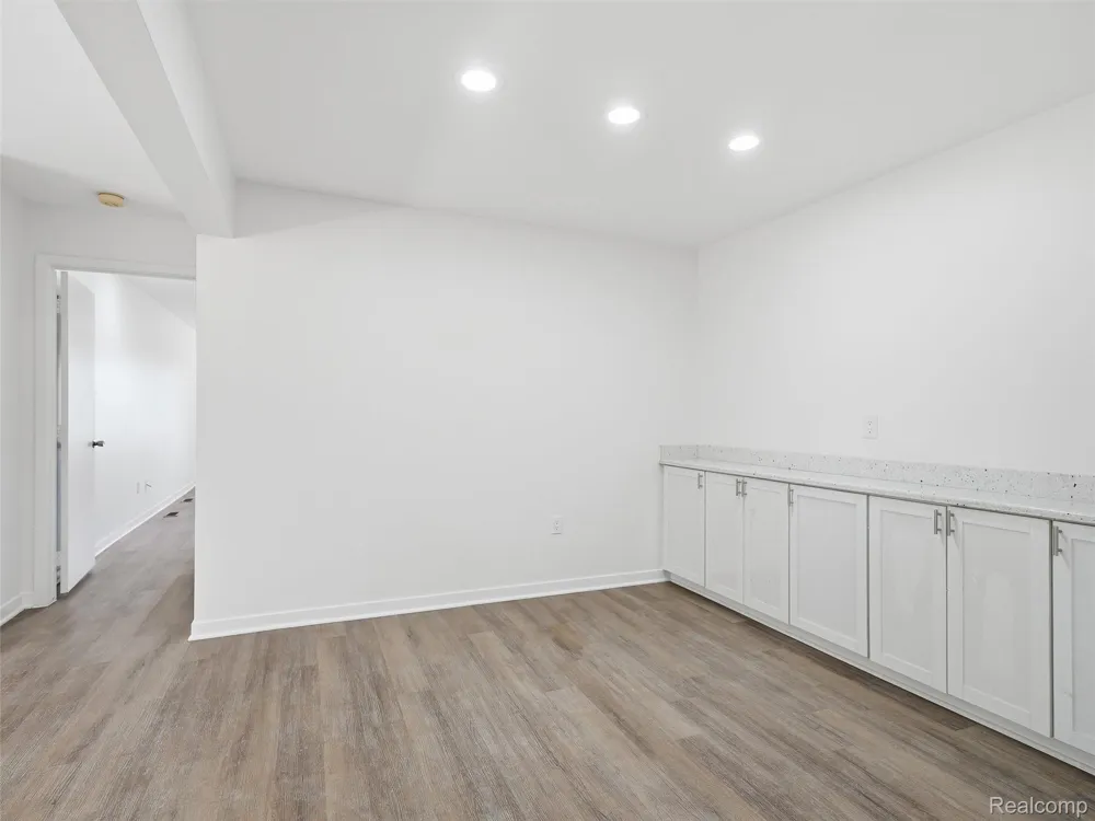 7058 Elmhurst #1 West Bloomfield Charter Township, MI 48322