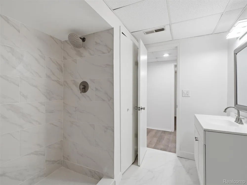 7058 Elmhurst #1 West Bloomfield Charter Township, MI 48322