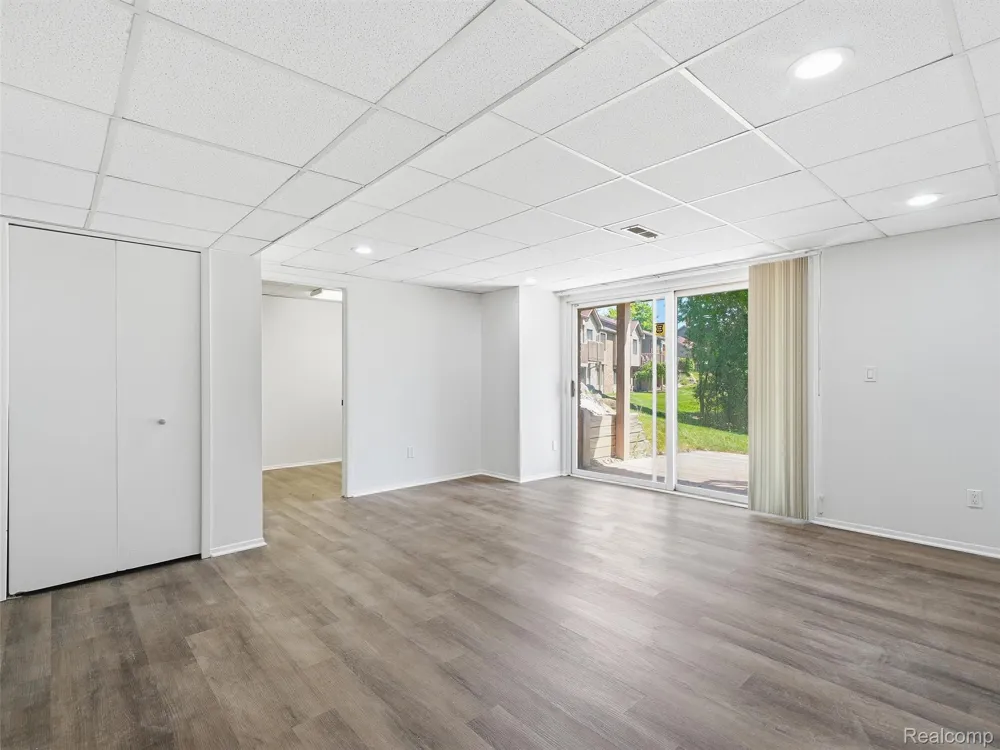 7058 Elmhurst #1 West Bloomfield Charter Township, MI 48322