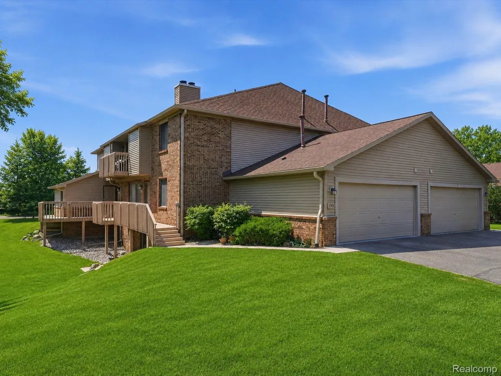 7058 Elmhurst #1 West Bloomfield Charter Township, MI 48322