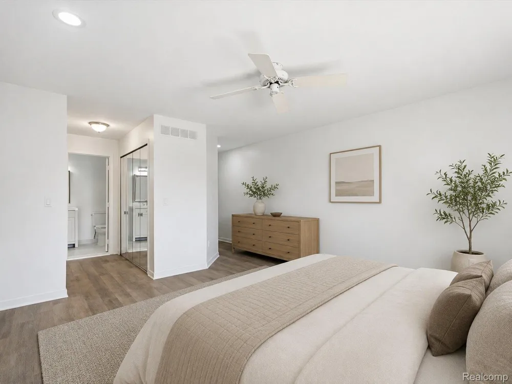 7058 Elmhurst #1 West Bloomfield Charter Township, MI 48322