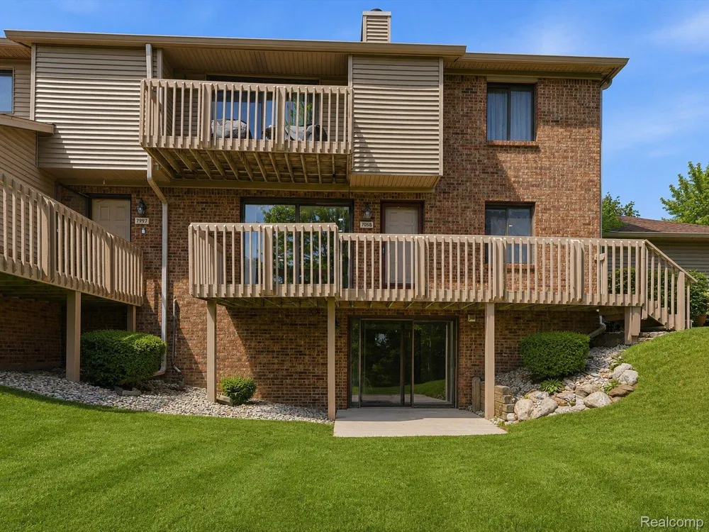 7058 Elmhurst #1 West Bloomfield Charter Township, MI 48322