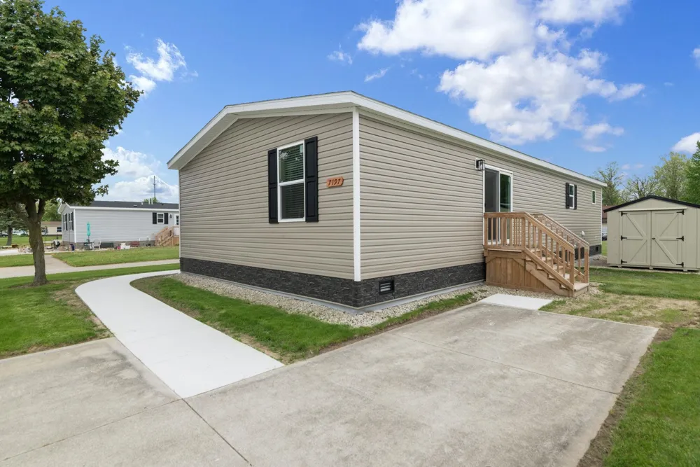7197 Mapleview Circle Brown City City, MI 48416