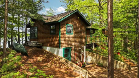 28525 Fox Pointe Trail
