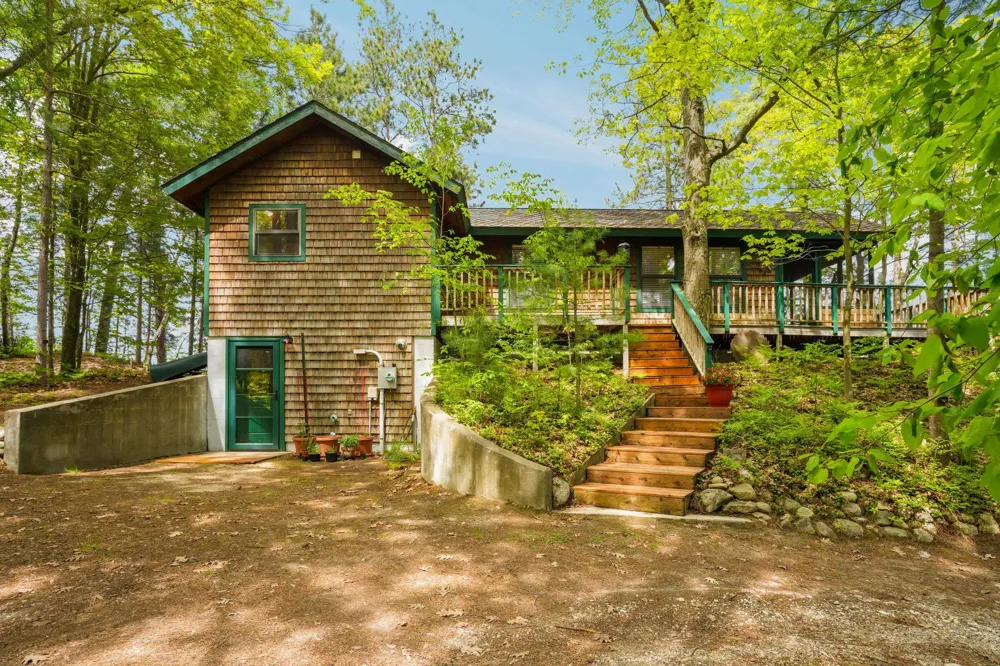 28525 Fox Pointe Trail Peaine Township, MI 49782