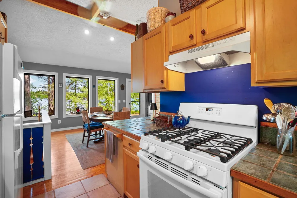 28525 Fox Pointe Trail Peaine Township, MI 49782