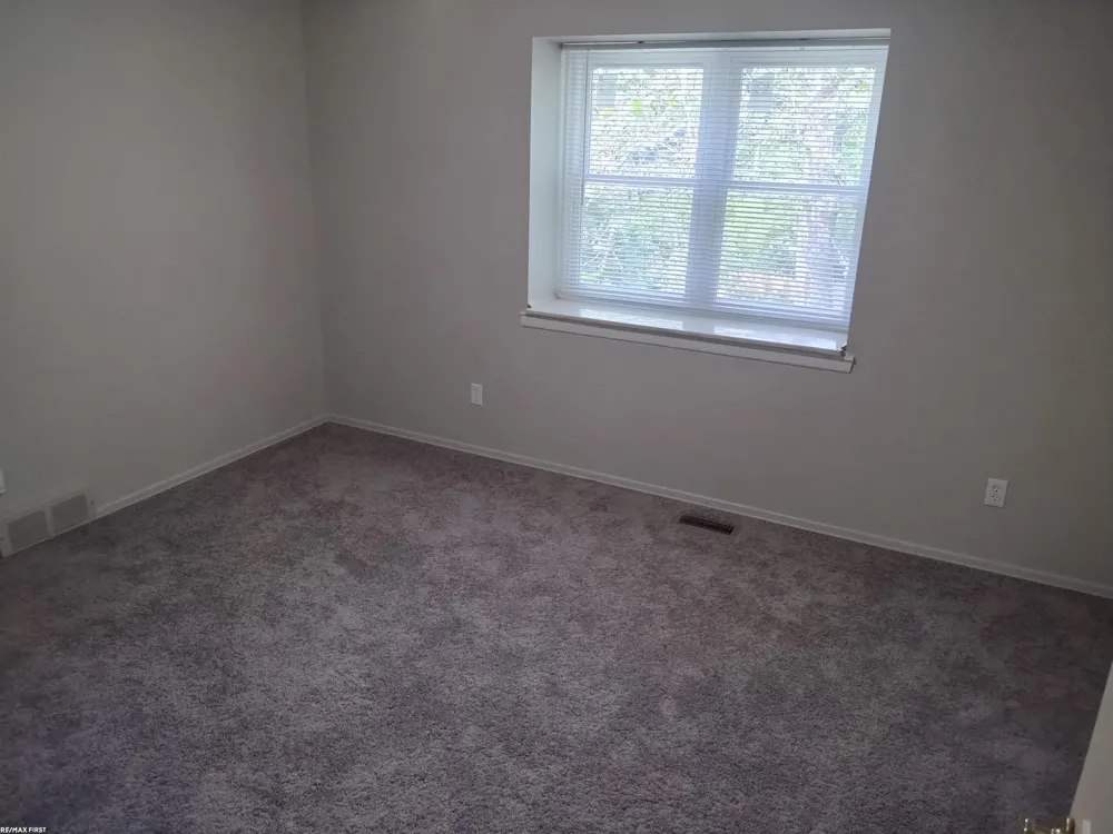 45547 Kensington Street Utica City, MI 48317