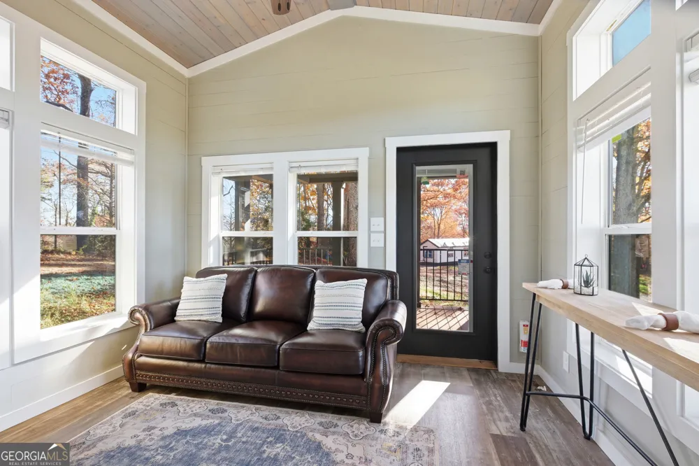 527 Saunders RD Franklin, NC 28734