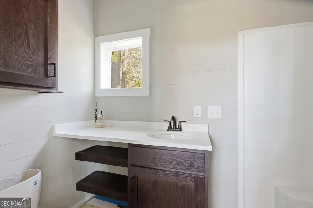527 Saunders RD Franklin, NC 28734