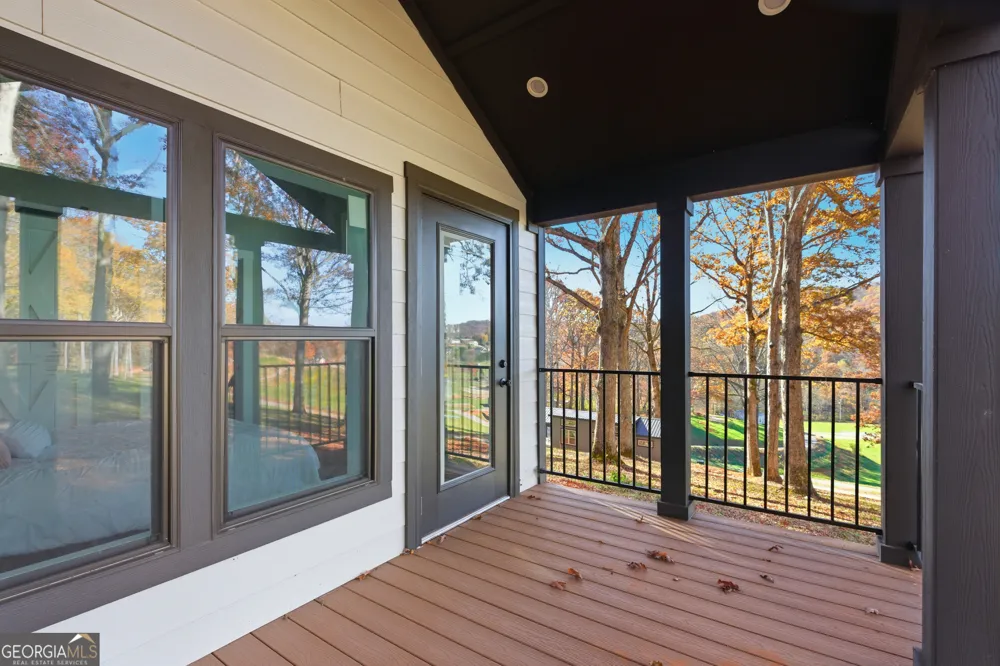 527 Saunders RD Franklin, NC 28734