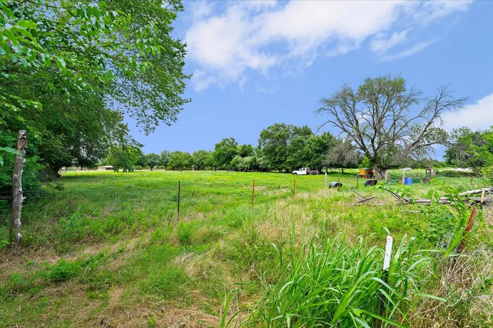 102 E Highway 31 Dawson, TX 76639