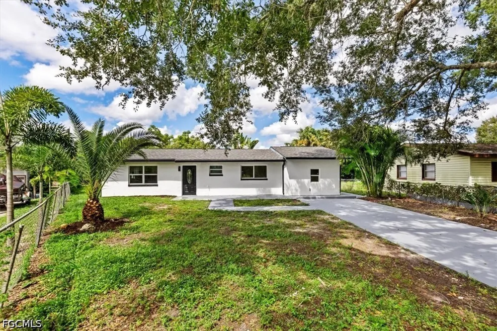 Charleston Park Drive #APT Alva, FL 33920