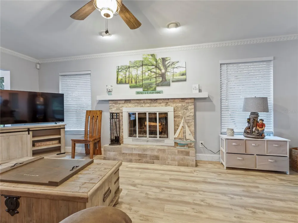 1502 LAKE JOSEPHINE DRIVE Sebring, FL 33875