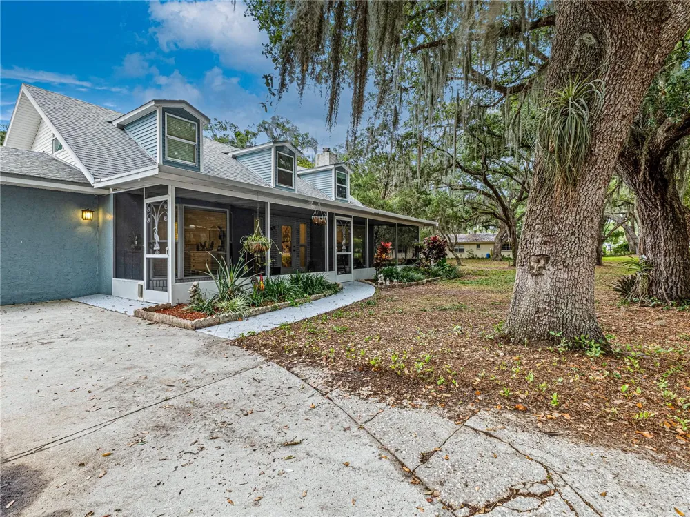 1502 LAKE JOSEPHINE DRIVE Sebring, FL 33875