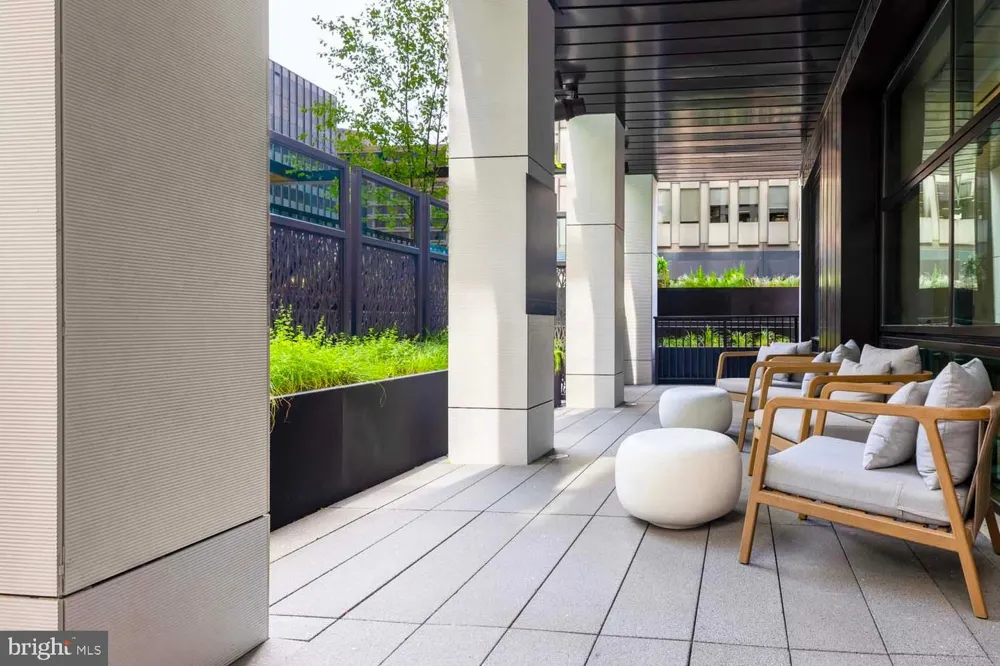 269 19TH COURT S #712 Arlington, VA 22202
