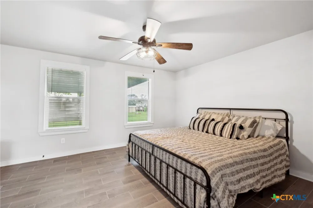 5530 US Highway 90a Shiner, TX 77984