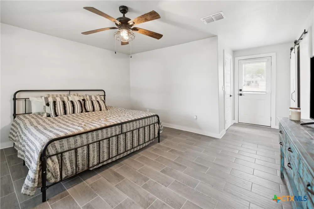 5530 US Highway 90a Shiner, TX 77984