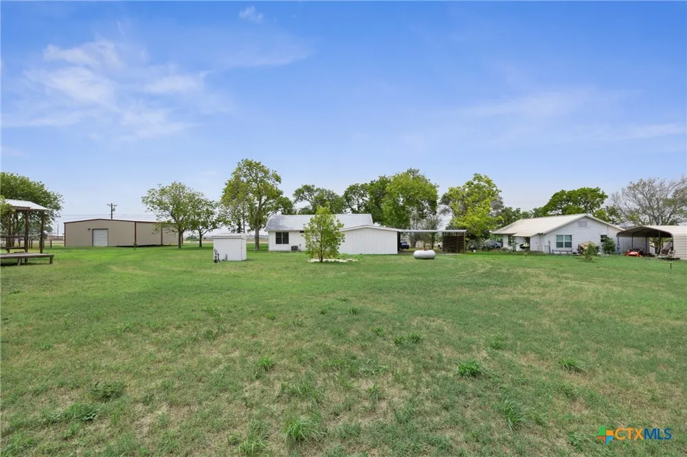 5530 US Highway 90a Shiner, TX 77984