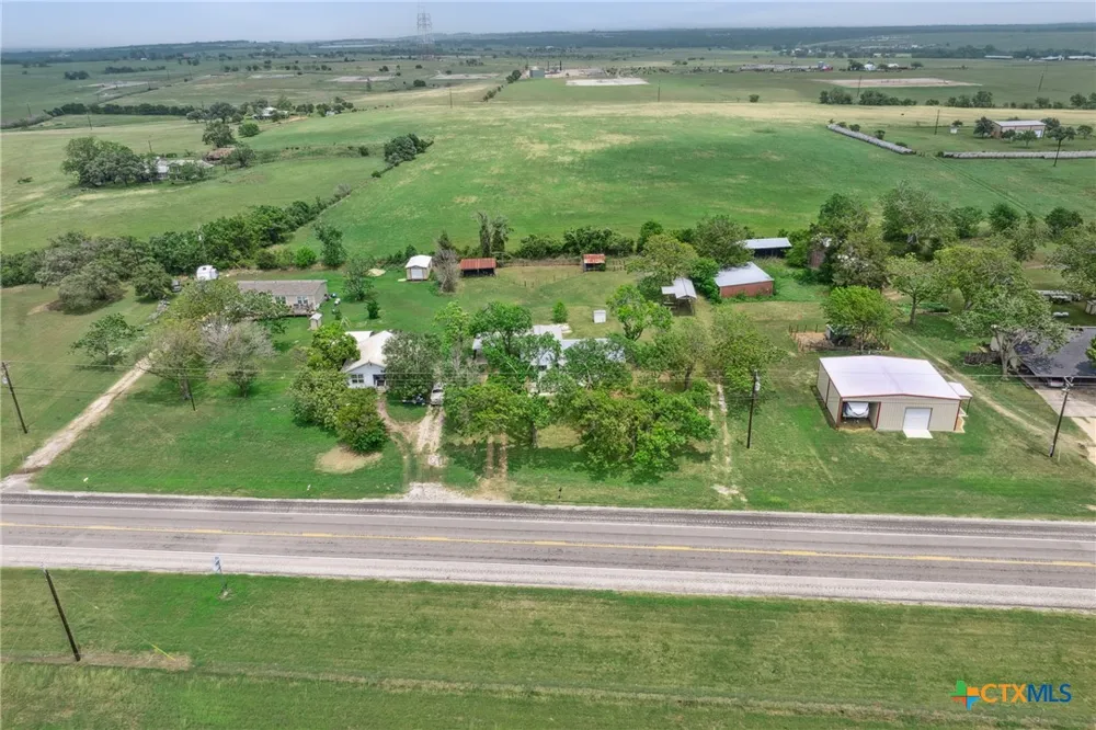 5530 US Highway 90a Shiner, TX 77984