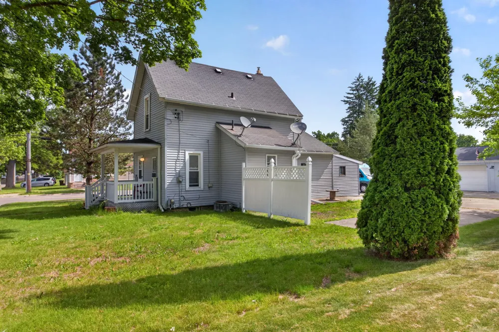749 Kennedy Street Jackson, MI 49202