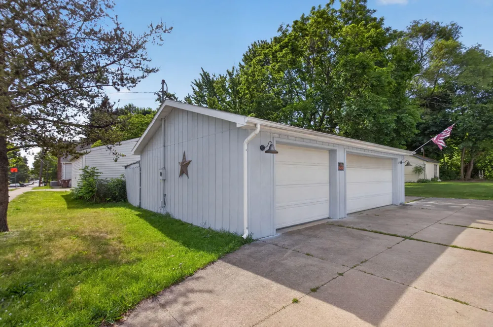 749 Kennedy Street Jackson, MI 49202