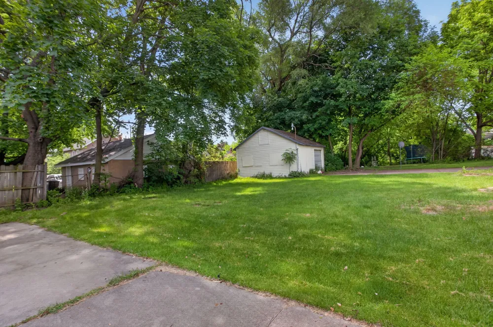 749 Kennedy Street Jackson, MI 49202