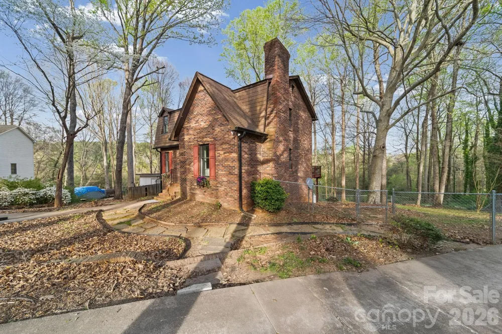 200 Maple Court Lexington, NC 27295