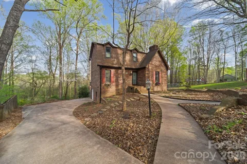 200 Maple Court