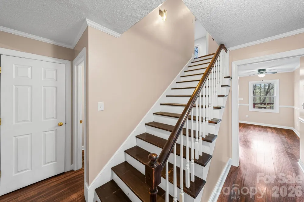 200 Maple Court Lexington, NC 27295