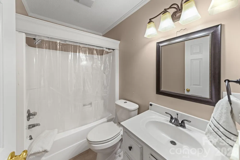 200 Maple Court Lexington, NC 27295