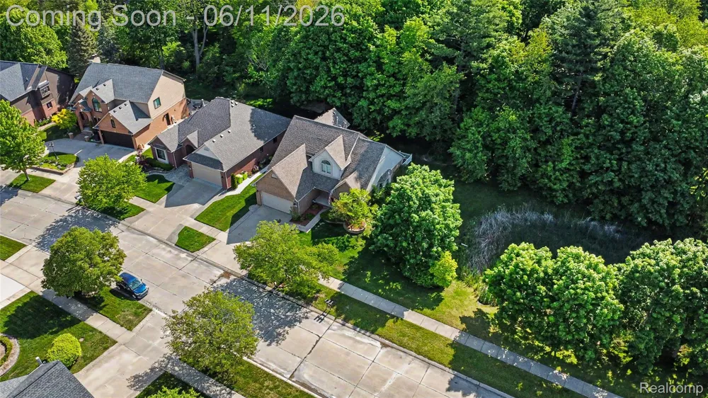 57572 Suffield Drive Washington Township, MI 48094