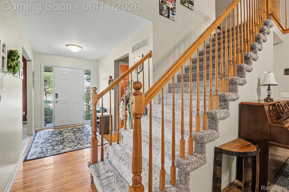 57572 Suffield Drive Washington Township, MI 48094