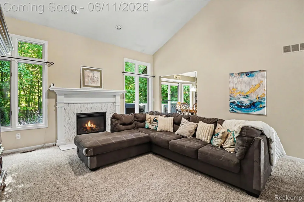 57572 Suffield Drive Washington Township, MI 48094