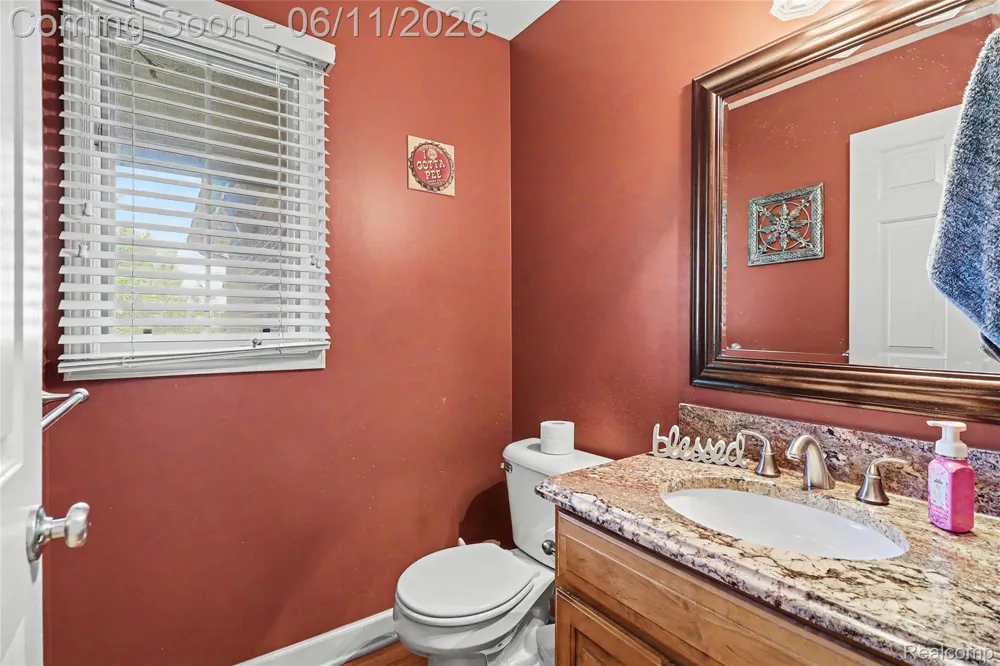 57572 Suffield Drive Washington Township, MI 48094