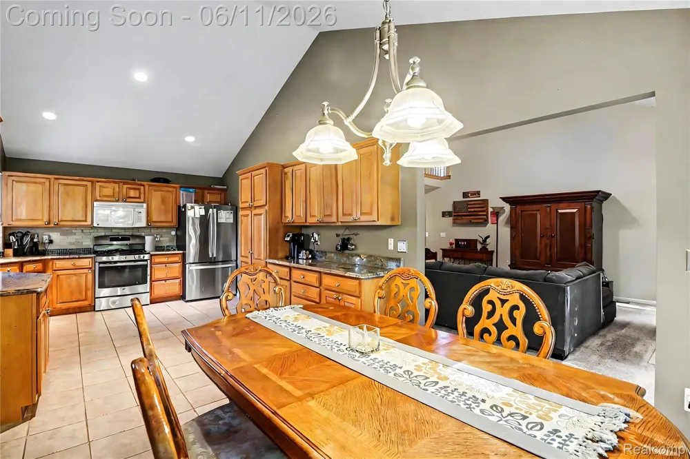 57572 Suffield Drive Washington Township, MI 48094