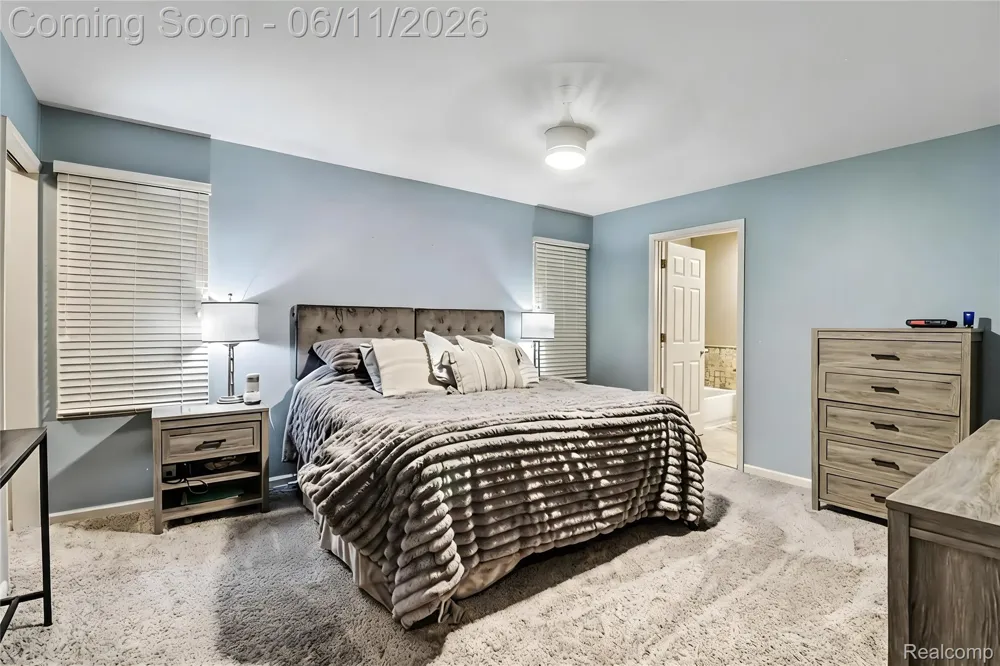 57572 Suffield Drive Washington Township, MI 48094