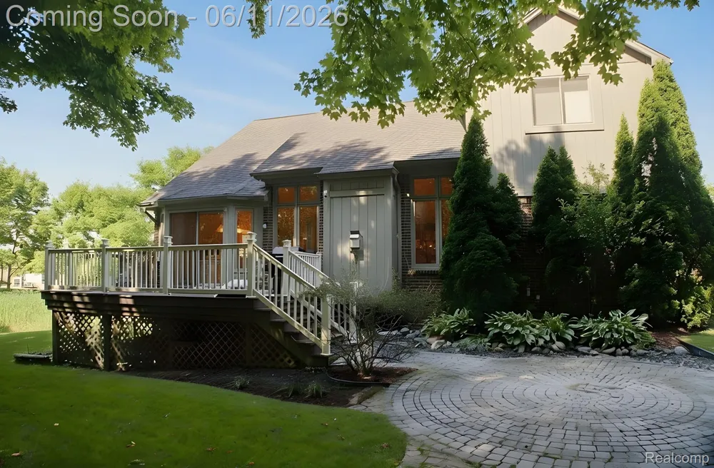 57572 Suffield Drive Washington Township, MI 48094