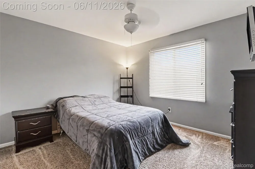 57572 Suffield Drive Washington Township, MI 48094