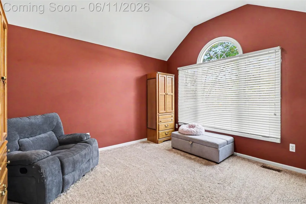 57572 Suffield Drive Washington Township, MI 48094