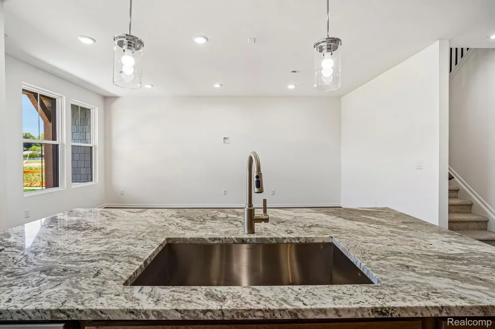 289 Lantana Drive Brighton City, MI 48116