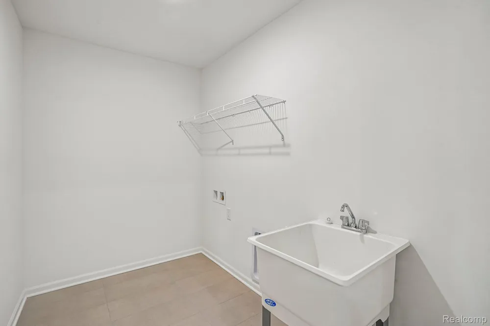289 Lantana Drive Brighton City, MI 48116
