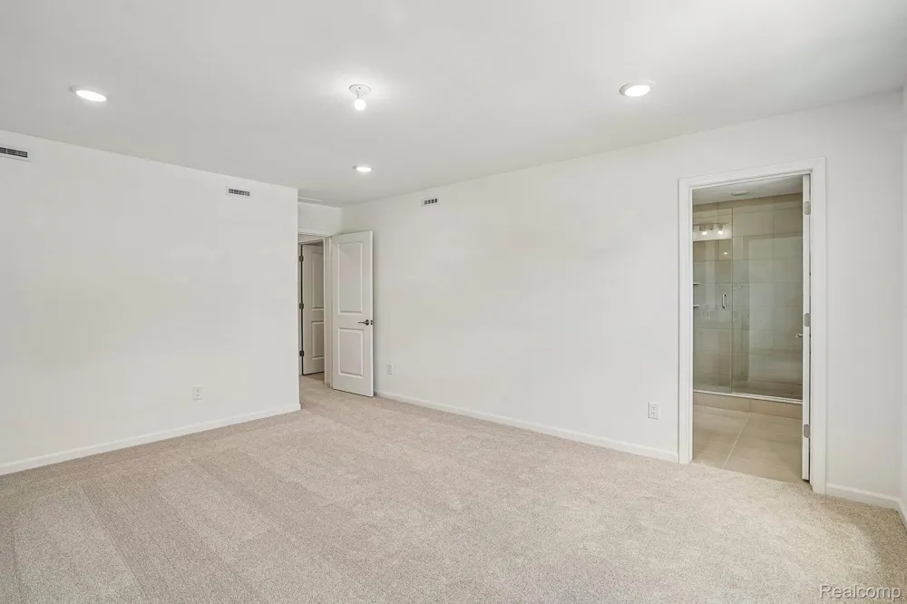 289 Lantana Drive Brighton City, MI 48116