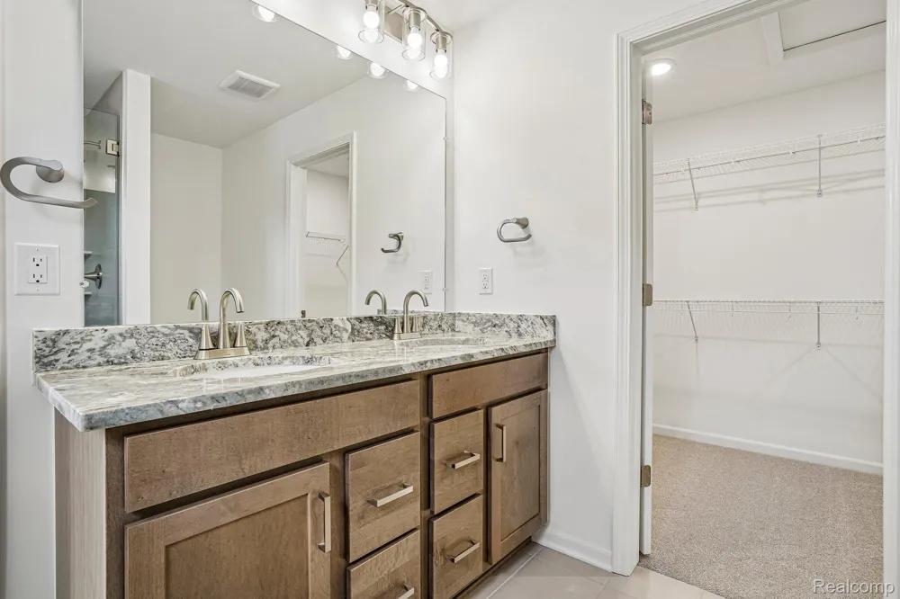 289 Lantana Drive Brighton City, MI 48116