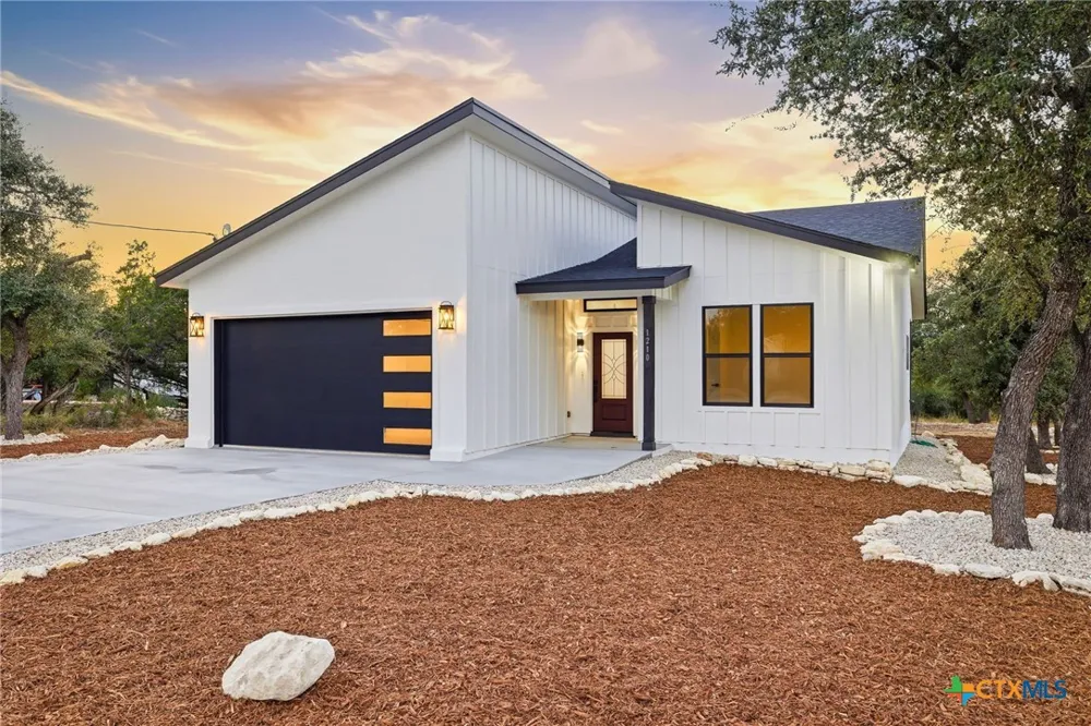 1210 Fernwood Road Fischer, TX 78623